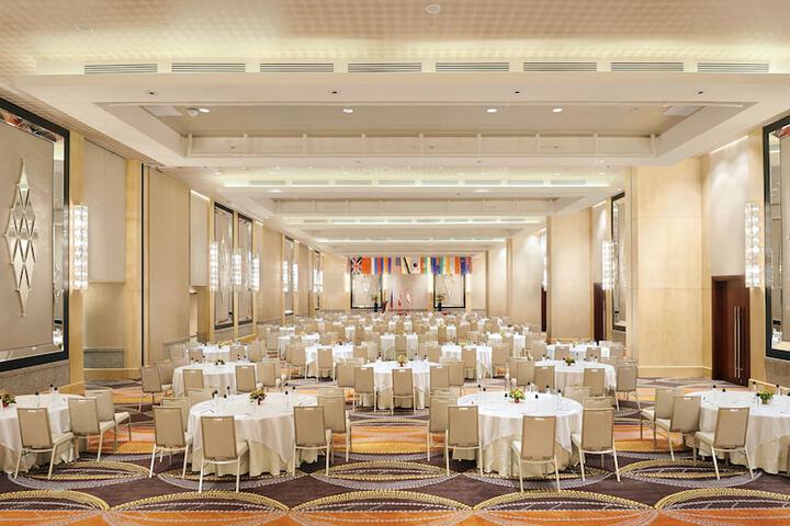 Ballroom/Hall 74 of 89