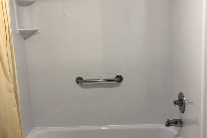 Room 72 of 114