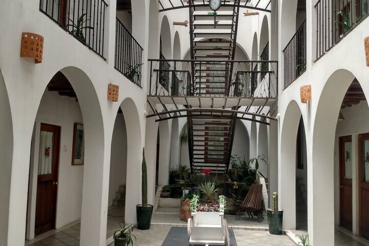 Room 11 of 27