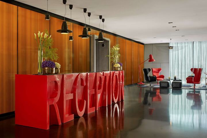 Entrance & Lobby