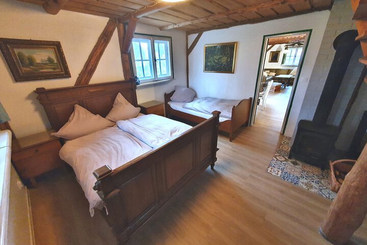 Room 4 of 68