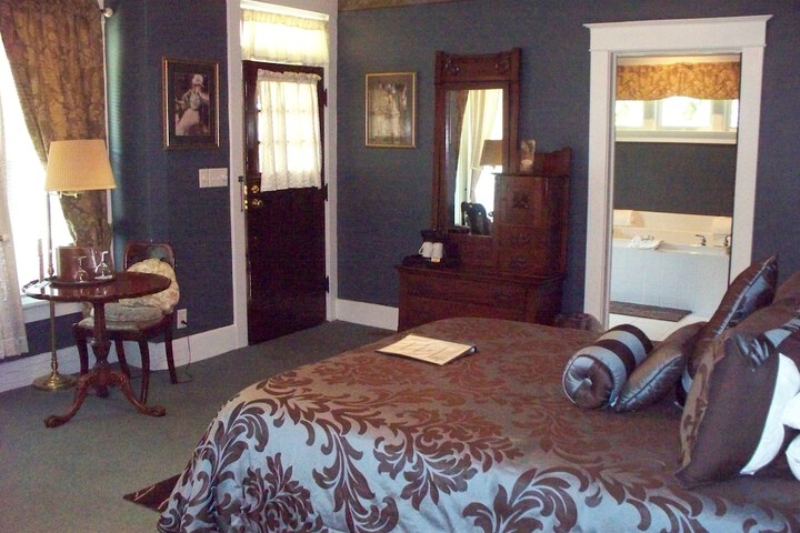 Room 7 of 92