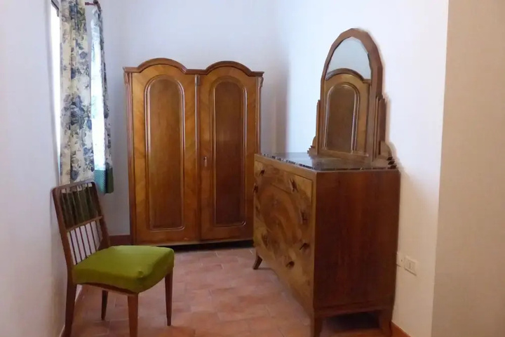Room 6 of 22