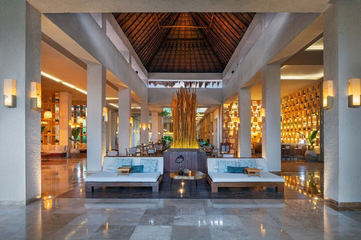 Hotel Interior 5 of 196