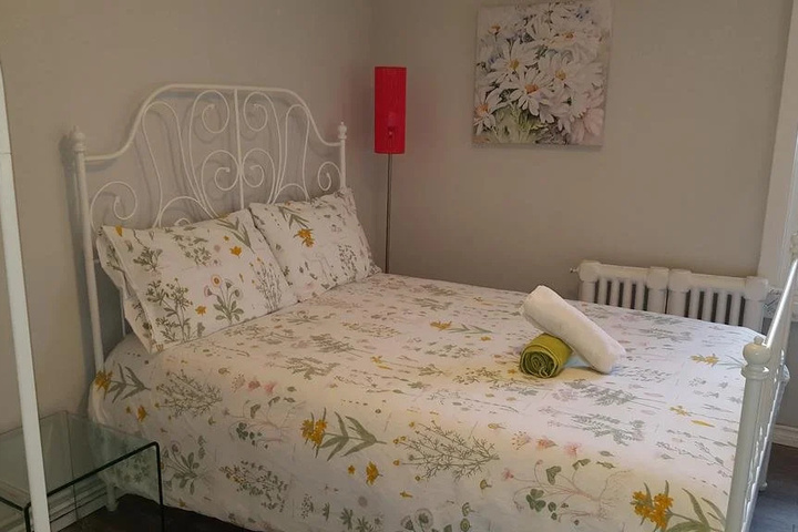 Room 2 of 28