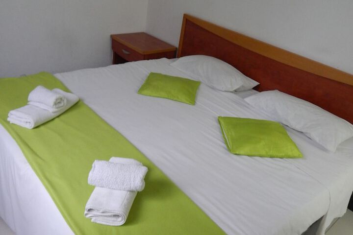 Room 17 of 46