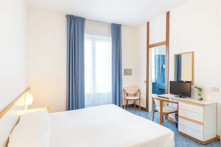 Room 21 of 84