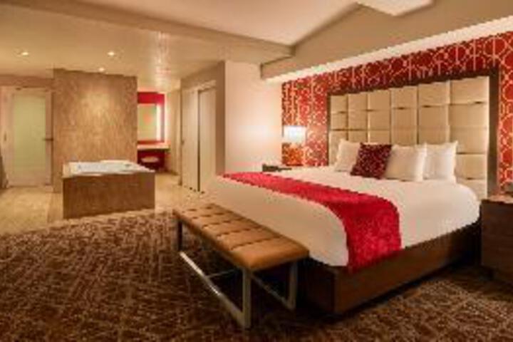 Resort Room 1 King (25 of 33)