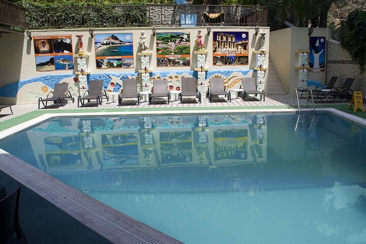 Pool Hotel