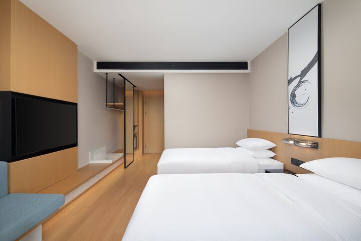 Room 26 of 58