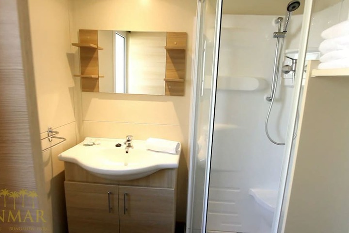 Room 11 of 27