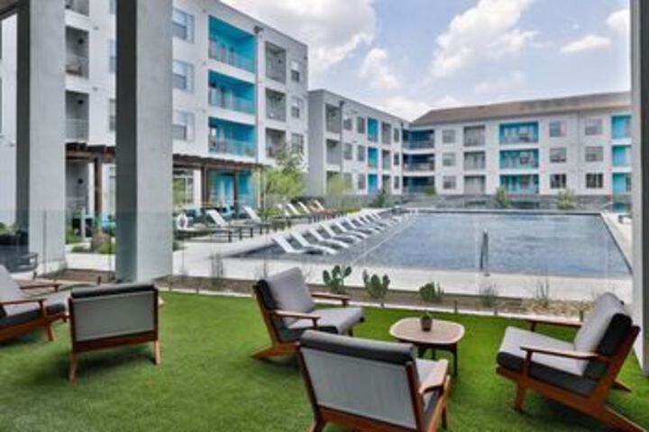 Image of Locale University East