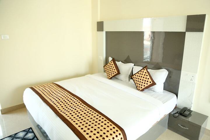 Room 7 of 30