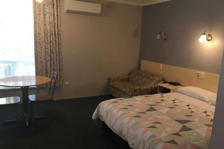 Room 6 of 36
