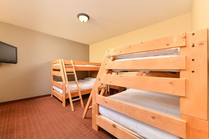 1 King Bed (3 of 62)