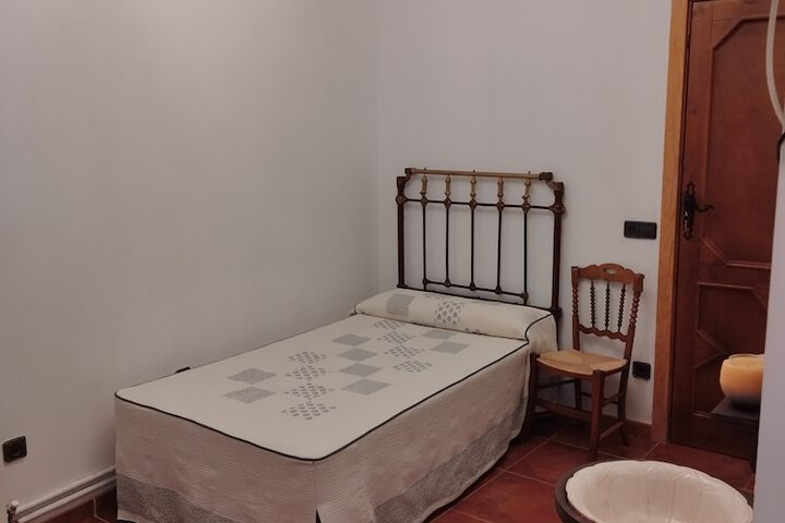 Room 15 of 44