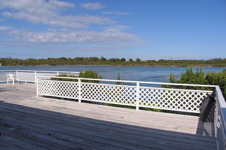 Sundeck 9 of 16