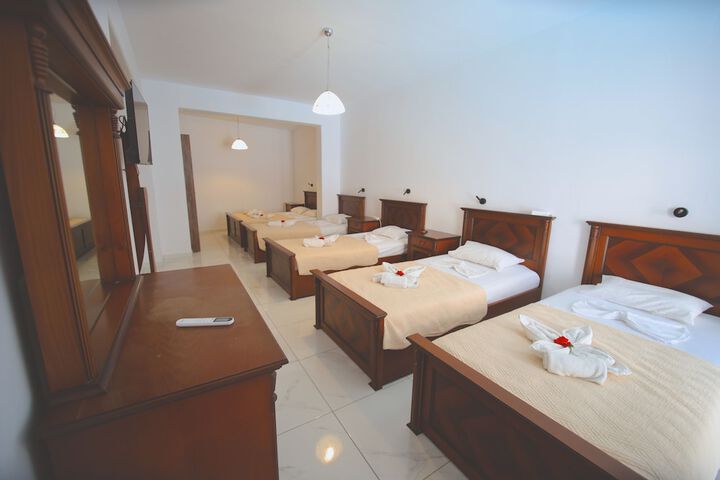Room 45 of 158