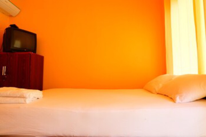 Room 12 of 20