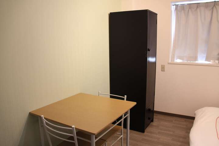 Room 8 of 110