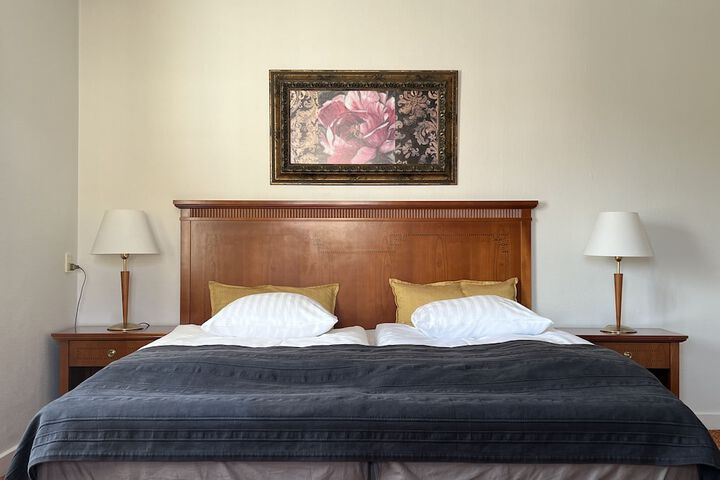 Room 4 of 34