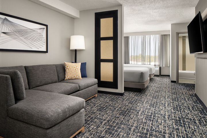 Room 9 of 33