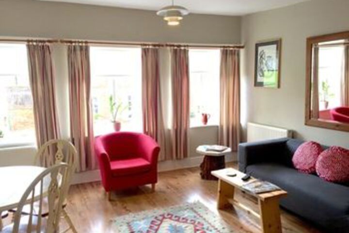 Room 10 of 14