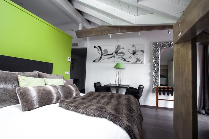 Room 5 of 43