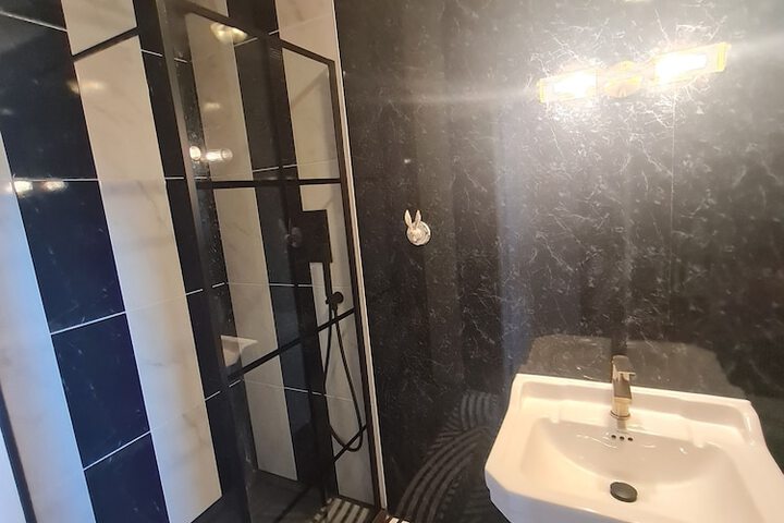 Room 12 of 26