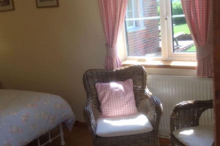 Room 4 of 7