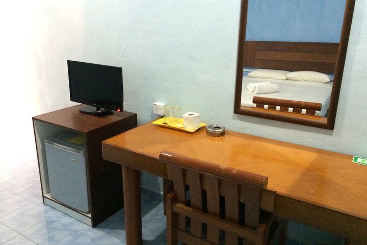 Room 11 of 19
