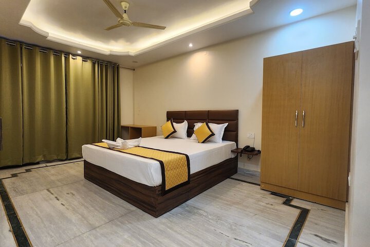 Room 5 of 21