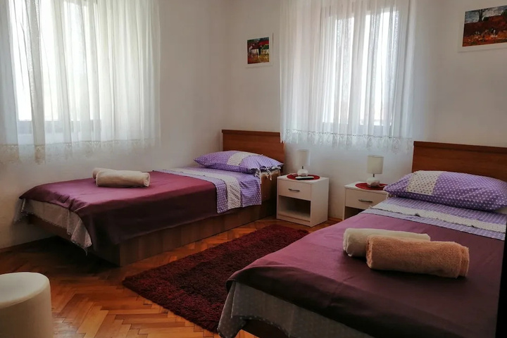 Room 3 of 22