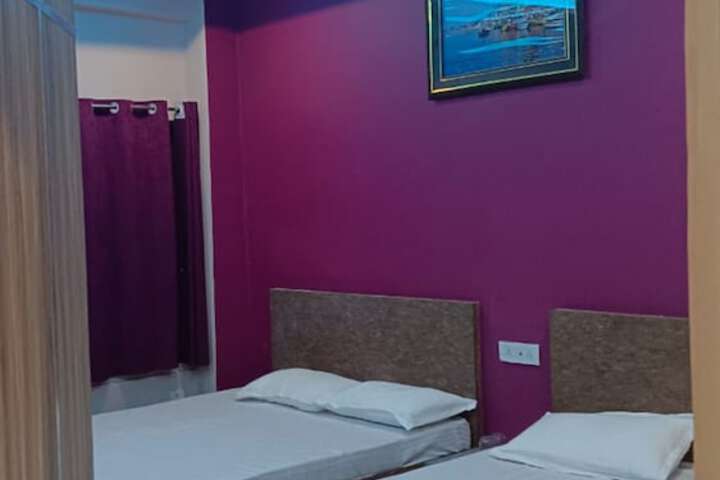 Room 18 of 28