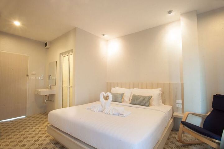 Room 4 of 30