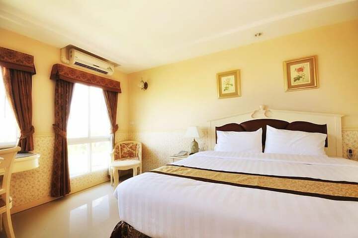 Room 27 of 52