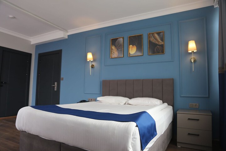 Room 15 of 34