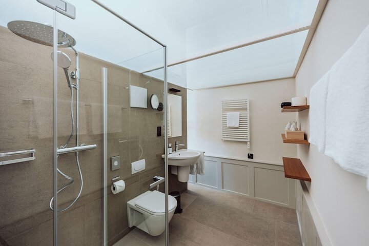 Room 21 of 60