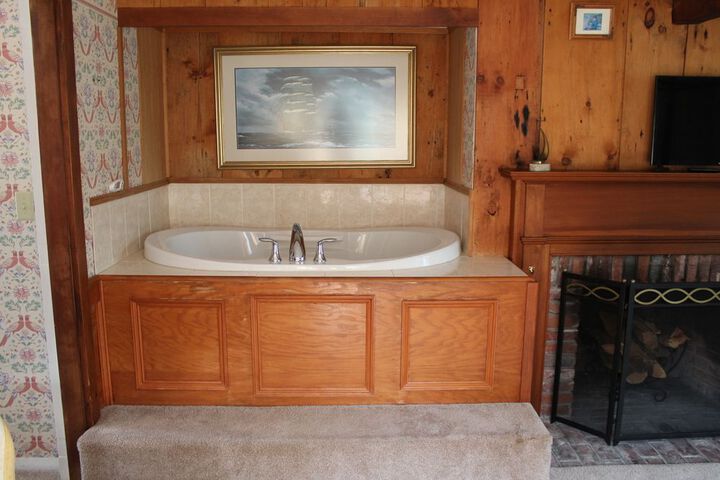 Hot Tub 32 of 40
