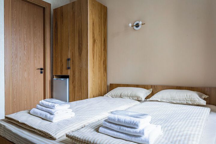 Room 5 of 33