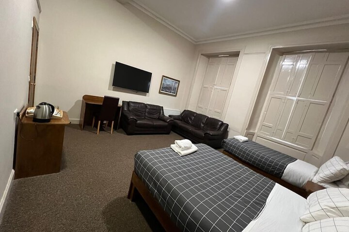 Room 11 of 23