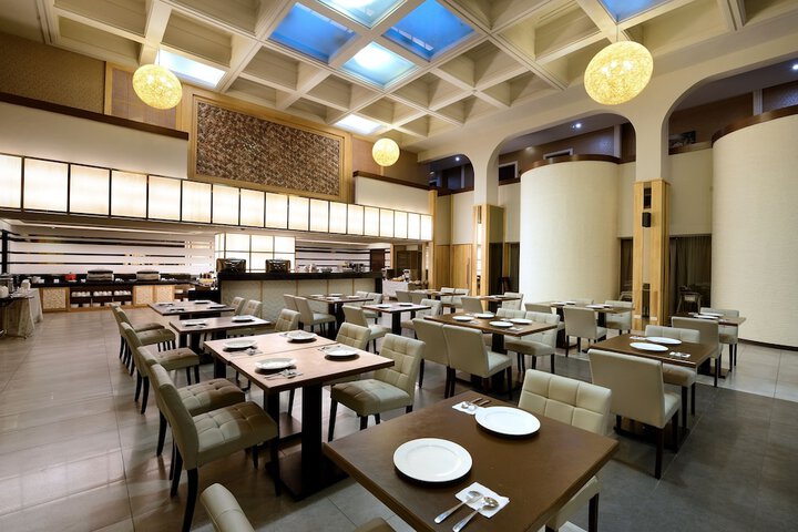 Dining 66 of 72