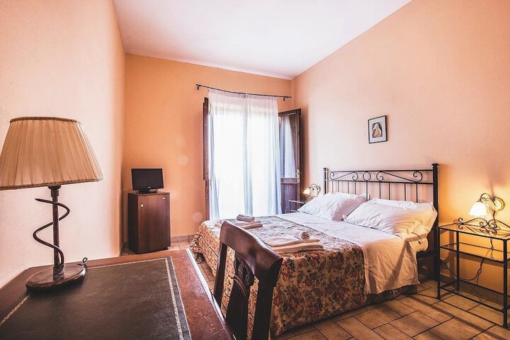 Room 4 of 20