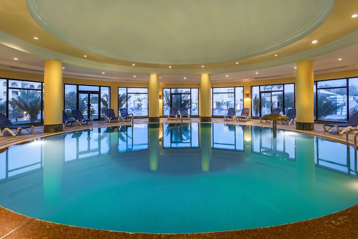 Hotel Pool