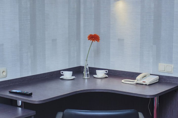 Room 25 of 42