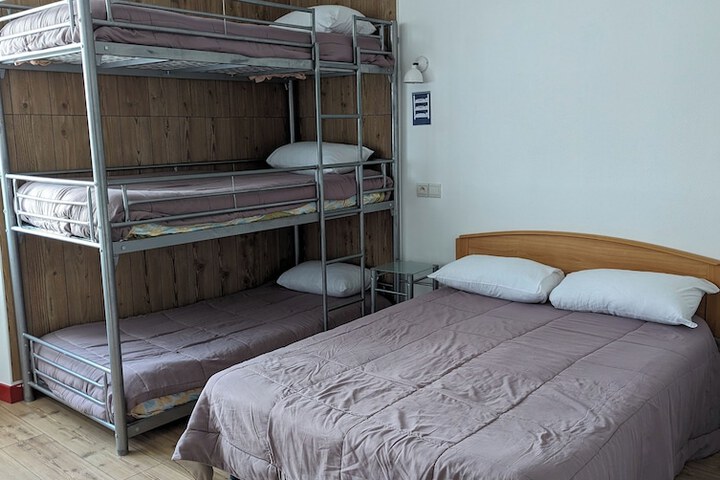 Room 16 of 48