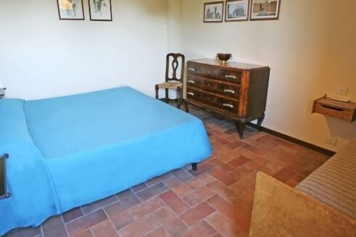 Room 8 of 24