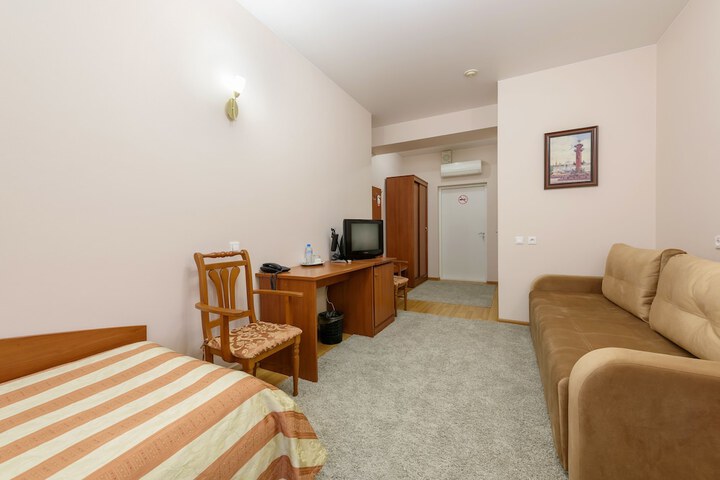 Room 12 of 36