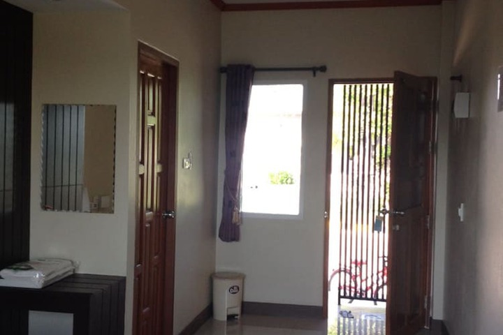 Room 8 of 28