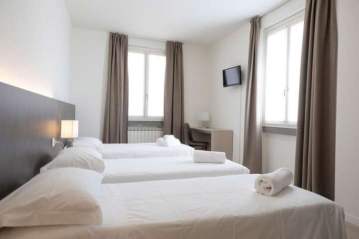 Room 10 of 86